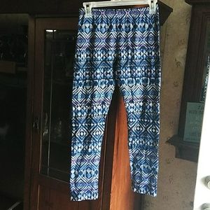 Colorful blue Aztec print leggings.